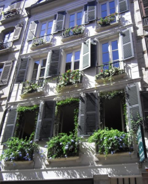  Hôtel des Arceaux  Байонна